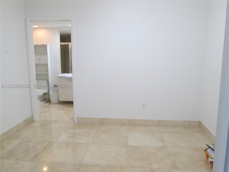 Comprar apartamento no Beach Club Three 2301