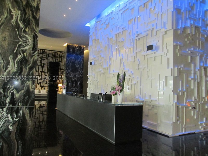 Comprar apartamento no Beach Club Three 2301