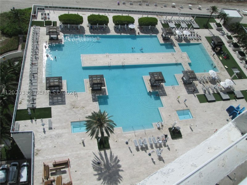 Comprar apartamento no Beach Club Three 2301