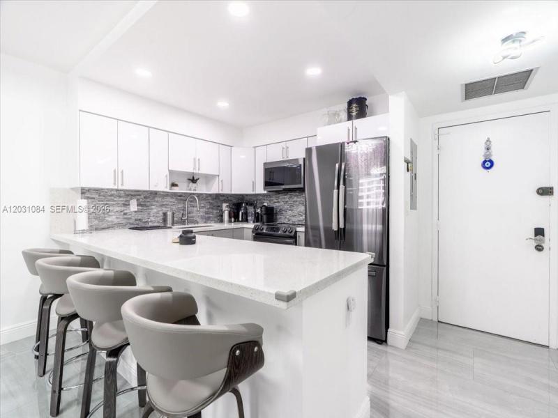 Condo for sale at Olympus Towers 1413