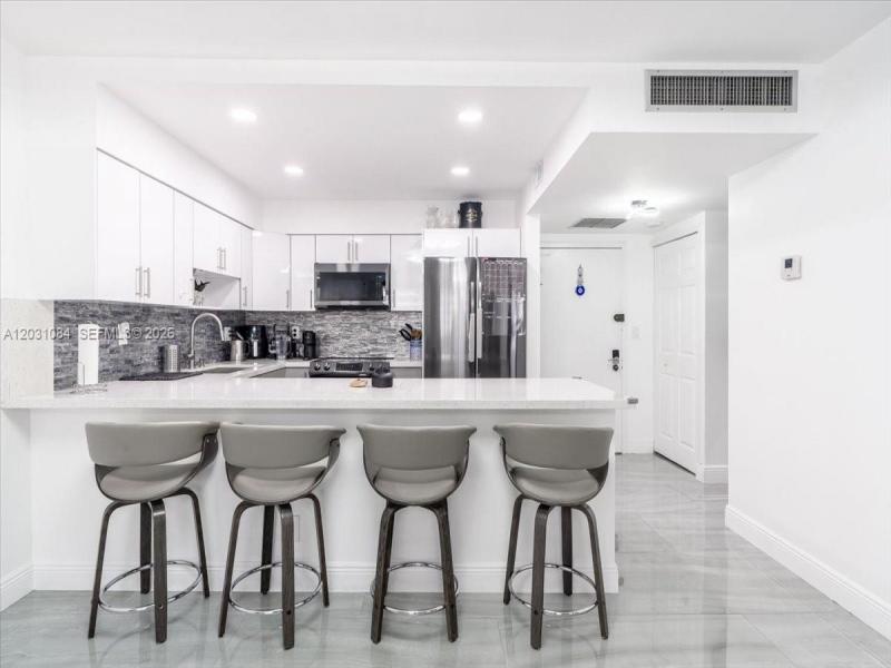 Condo for sale at Olympus Towers 1413