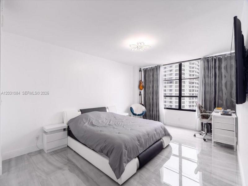 Condo for sale at Olympus Towers 1413