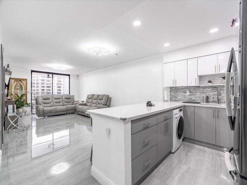 Condo for sale at Olympus Towers 1413