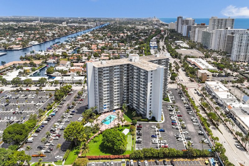 Condo for sale at Coral Ridge Towers East 1621
