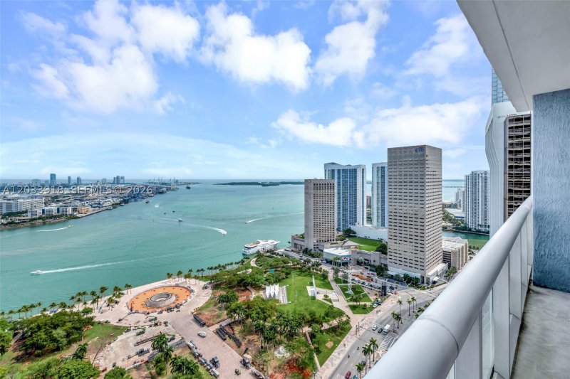 Apartment for rent at 50 Biscayne 3802