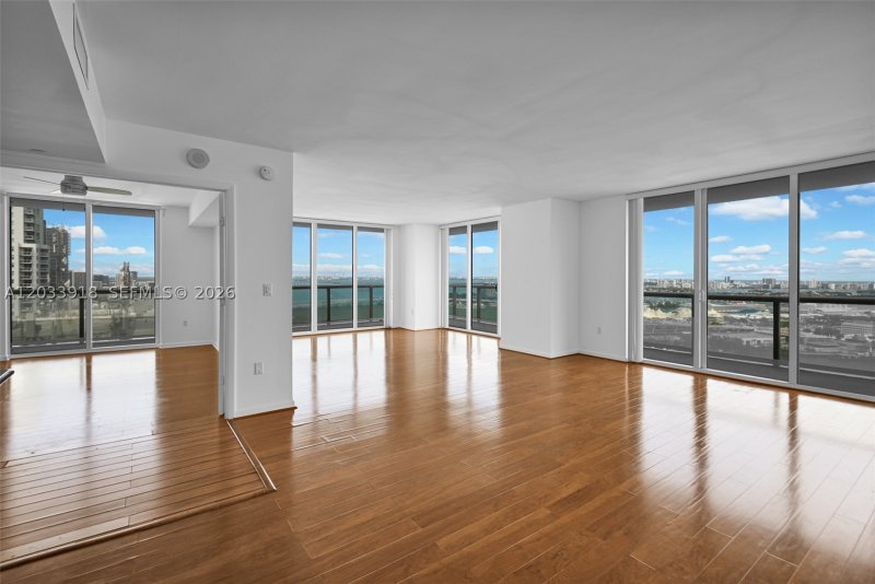 Apartment for rent at 50 Biscayne 3802