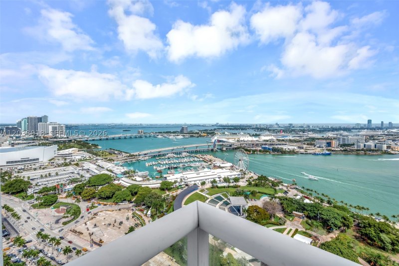 Apartment for rent at 50 Biscayne 3802