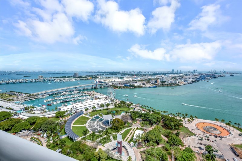 Apartment for rent at 50 Biscayne 3802