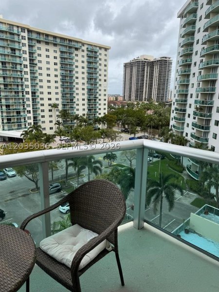 Ocean View Apt #707