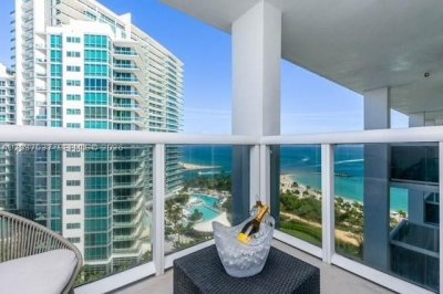 Harbour House Apt #1404