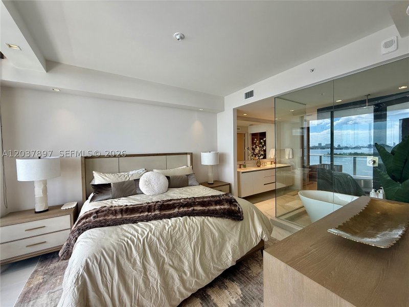 Apartment for rent at Aria Reserve Miami 1002