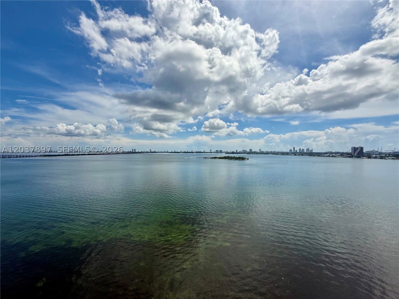 Apartment for rent at Aria Reserve Miami 1002
