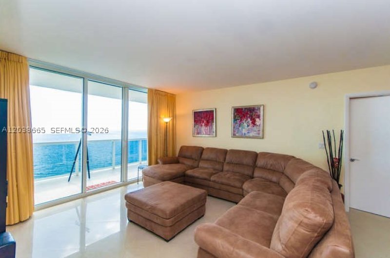 Aluguel de apartamento no Beach Club Three 3103