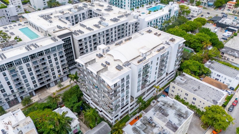 Condo for sale at Baylofts 602