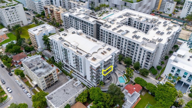 Condo for sale at Baylofts 602