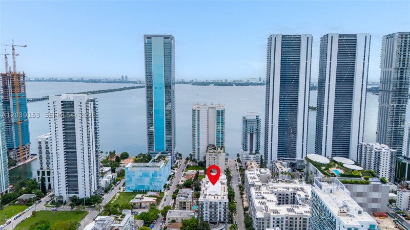 Condo for sale at Baylofts 602
