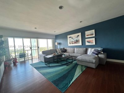 Brickell Townhouse Apt #20M