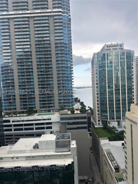 Apartment for rent at Avenue on Brickell 1060 Tower 2505