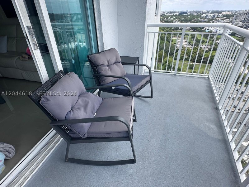 Apartment for rent at 1800 Biscayne Plaza 1902
