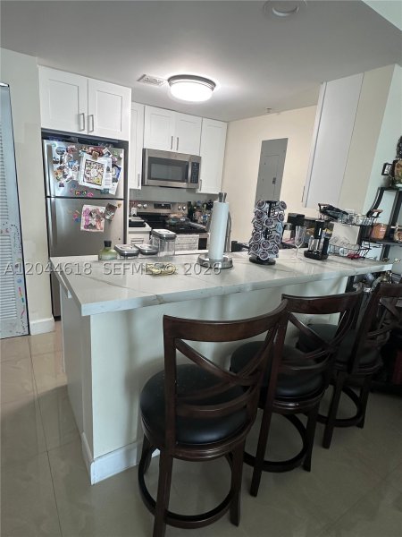 Apartment for rent at 1800 Biscayne Plaza 1902