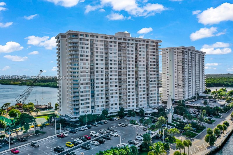 Condo for sale at Arlen House 1709