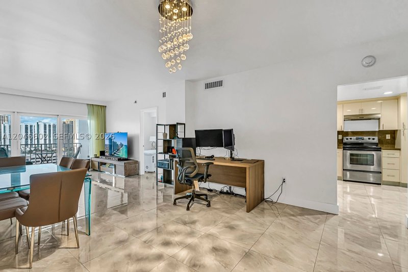 Condo for sale at Arlen House 1709