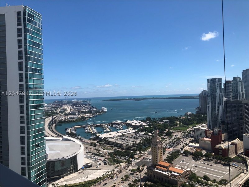 Apartment for rent at Paramount Miami WorldCenter 3705
