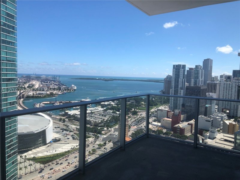 Apartment for rent at Paramount Miami WorldCenter 3705