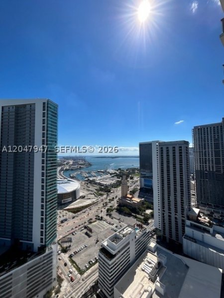 Apartment for rent at Paramount Miami WorldCenter 3705