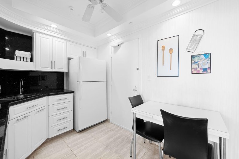 Condo for sale at Coral Ridge Towers South 1414