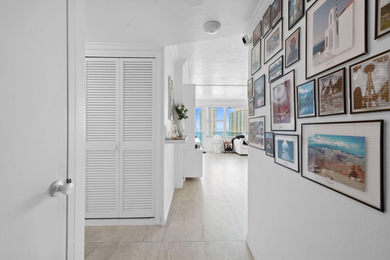 Condo for sale at Coral Ridge Towers South 1414