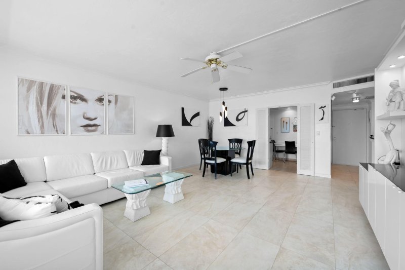 Condo for sale at Coral Ridge Towers South 1414