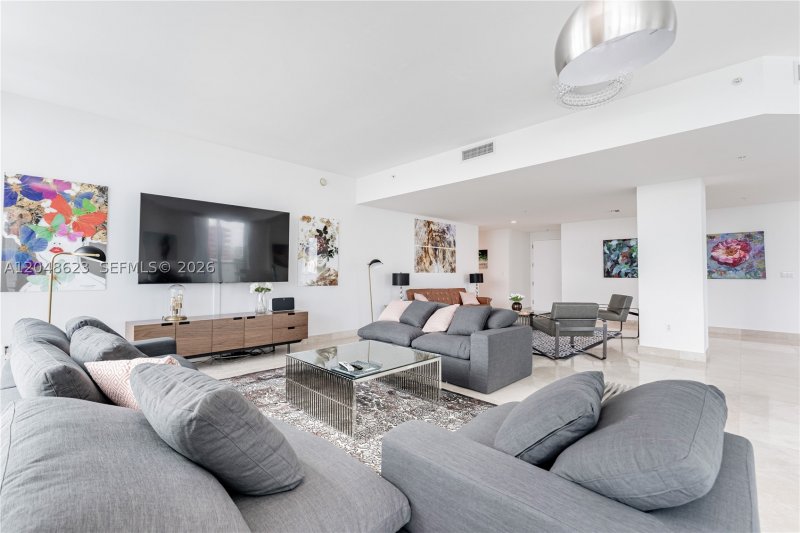 Apartment for rent at Continuum II North 701