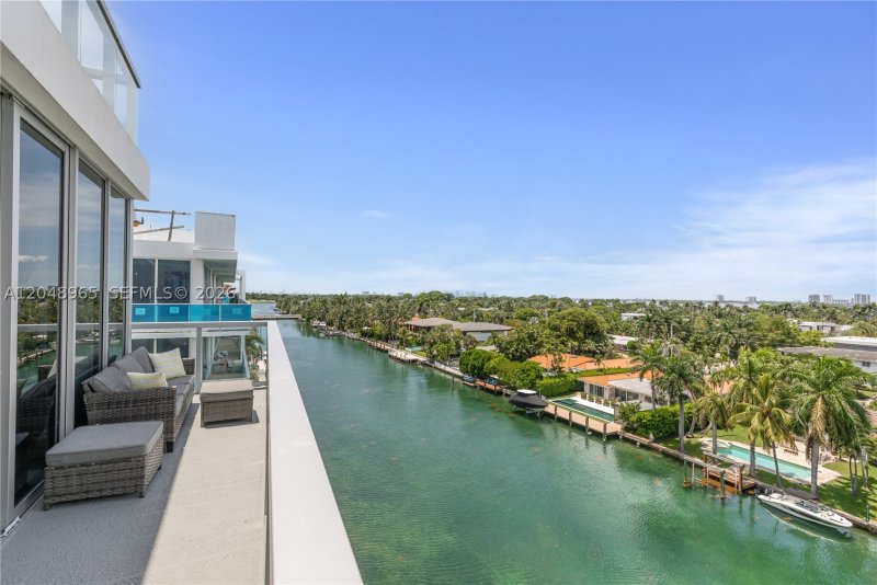 Condo for sale at Kai at Bay Harbor 7G-S