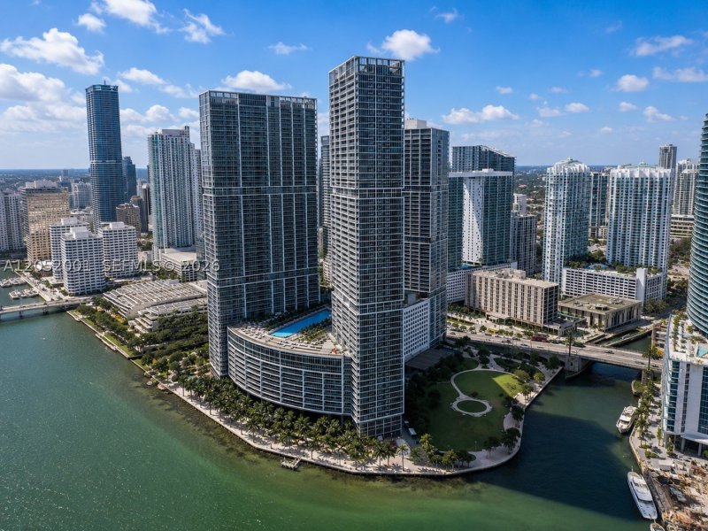 Apartment for rent at Icon Brickell Tower I 3207