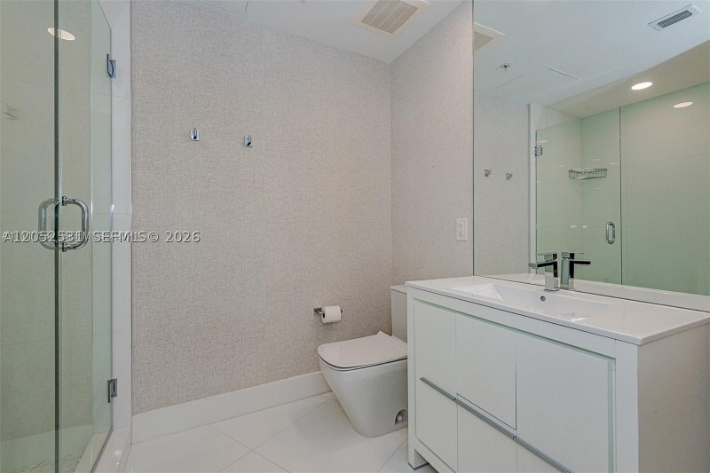 Condo for sale at Trump Royale 1101