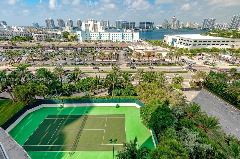 Condo for sale at Trump Royale 1101