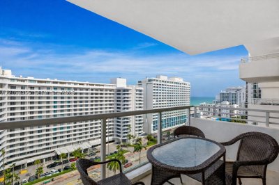 5600 Collins Apt #16B
