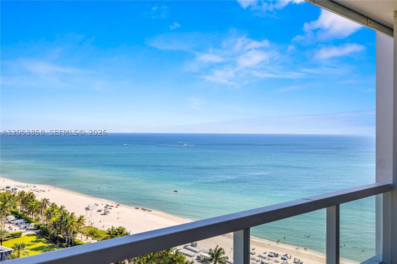 Fontainebleau III Apt #1707