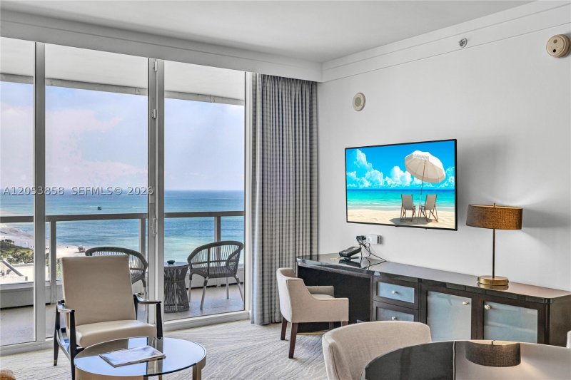 Condo for sale at Fontainebleau III 1707