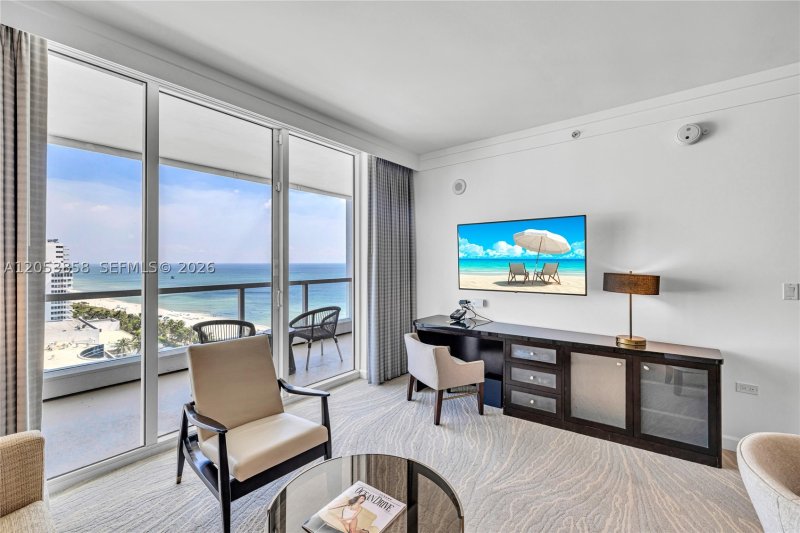 Condo for sale at Fontainebleau III 1707