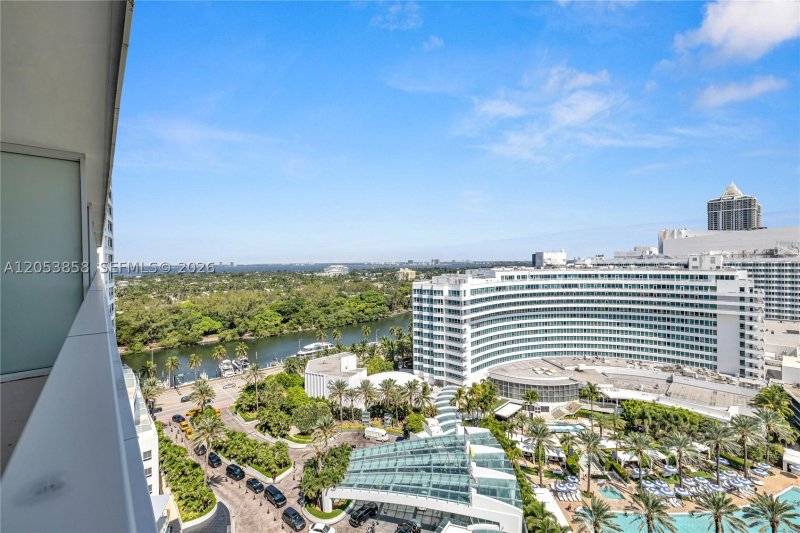 Condo for sale at Fontainebleau III 1707