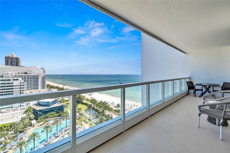 Condo for sale at Fontainebleau III 1707