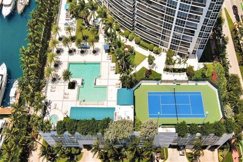 Apartment for rent at Murano Grande 1011
