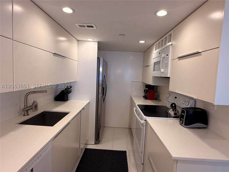 Apartment for rent at Decoplage 1035