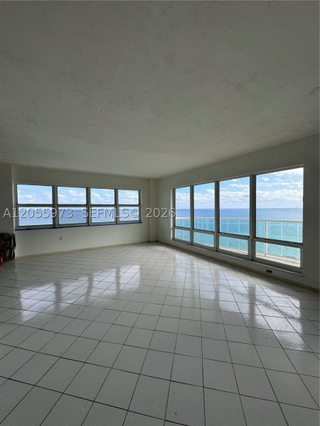 Condo for sale at Southpoint Towers 2102N