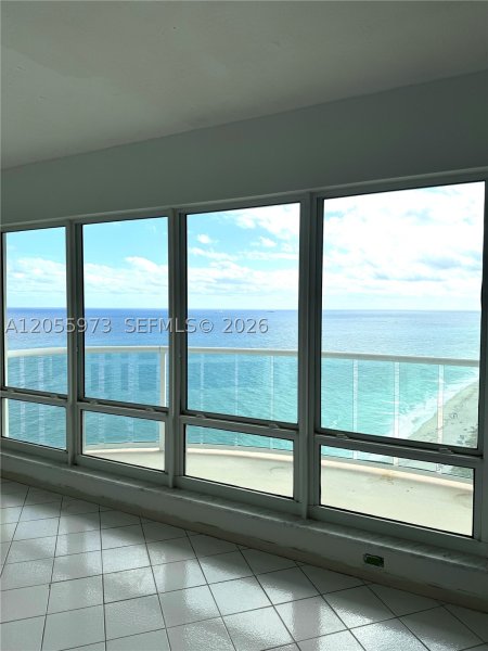 Condo for sale at Southpoint Towers 2102N