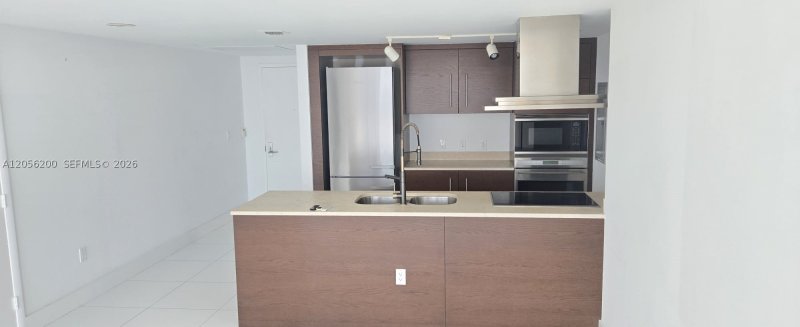 Apartment for rent at Icon Brickell Tower II 4205