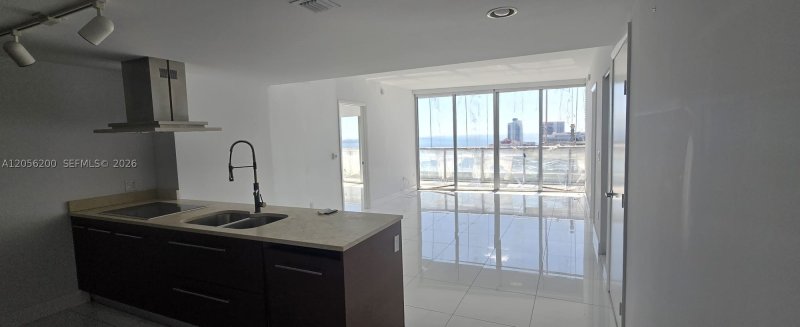 Apartment for rent at Icon Brickell Tower II 4205