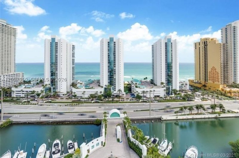 Apartment for rent at Oceania 4 1942